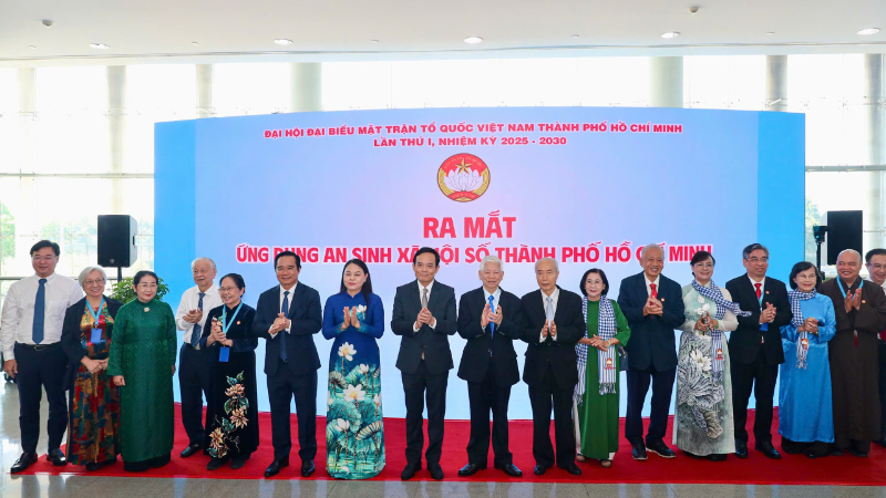 Đại biểu tham dự Đại hội MTTQ TPHCM tại lễ ra mắt ứng dụng “An sinh xã hội số TPHCM”.