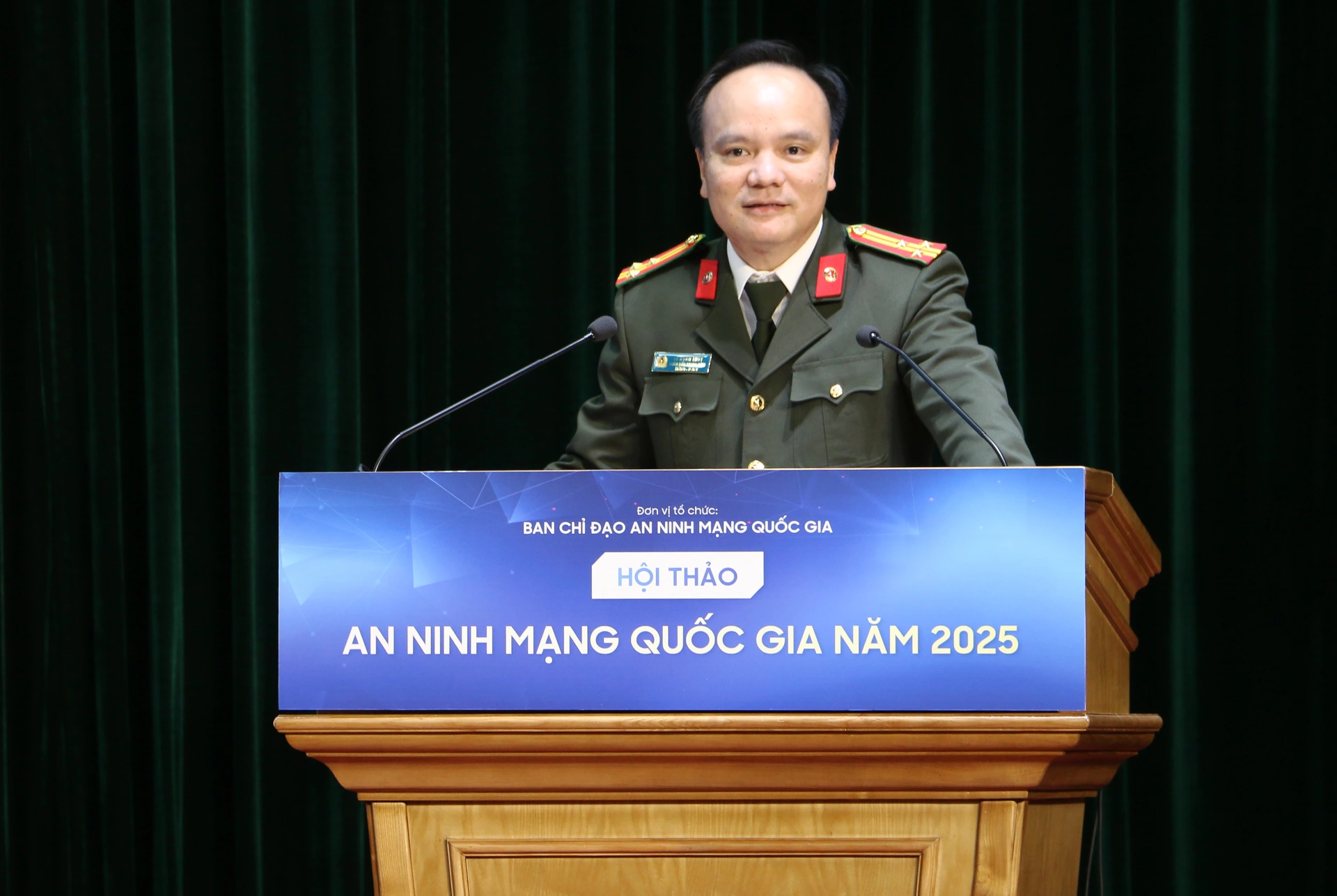 Thượng tá Lê Xuân Thủy phát biểu tại chương trình Diễn đàn An ninh mạng 2025