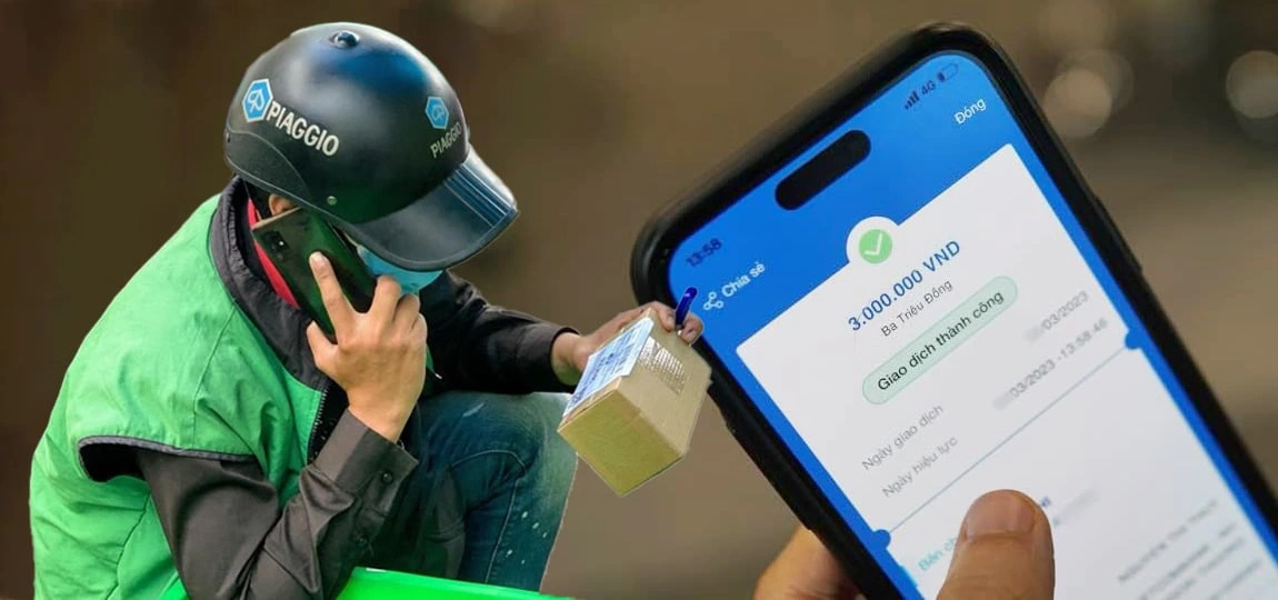 mã QR đi kèm trong gói hàng, thường được ngụy trang dưới dạng hướng dẫn sử dụng, phiếu bảo hành hoặc thông báo trúng thưởng.