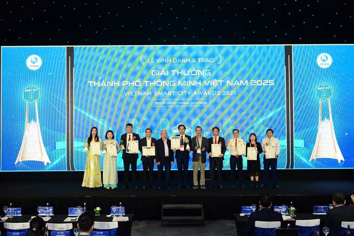 Từ iHanoi đến Tổng đài AI: Hà Nội hóa giải “điểm nghẽn” đô thị bằng công nghệ