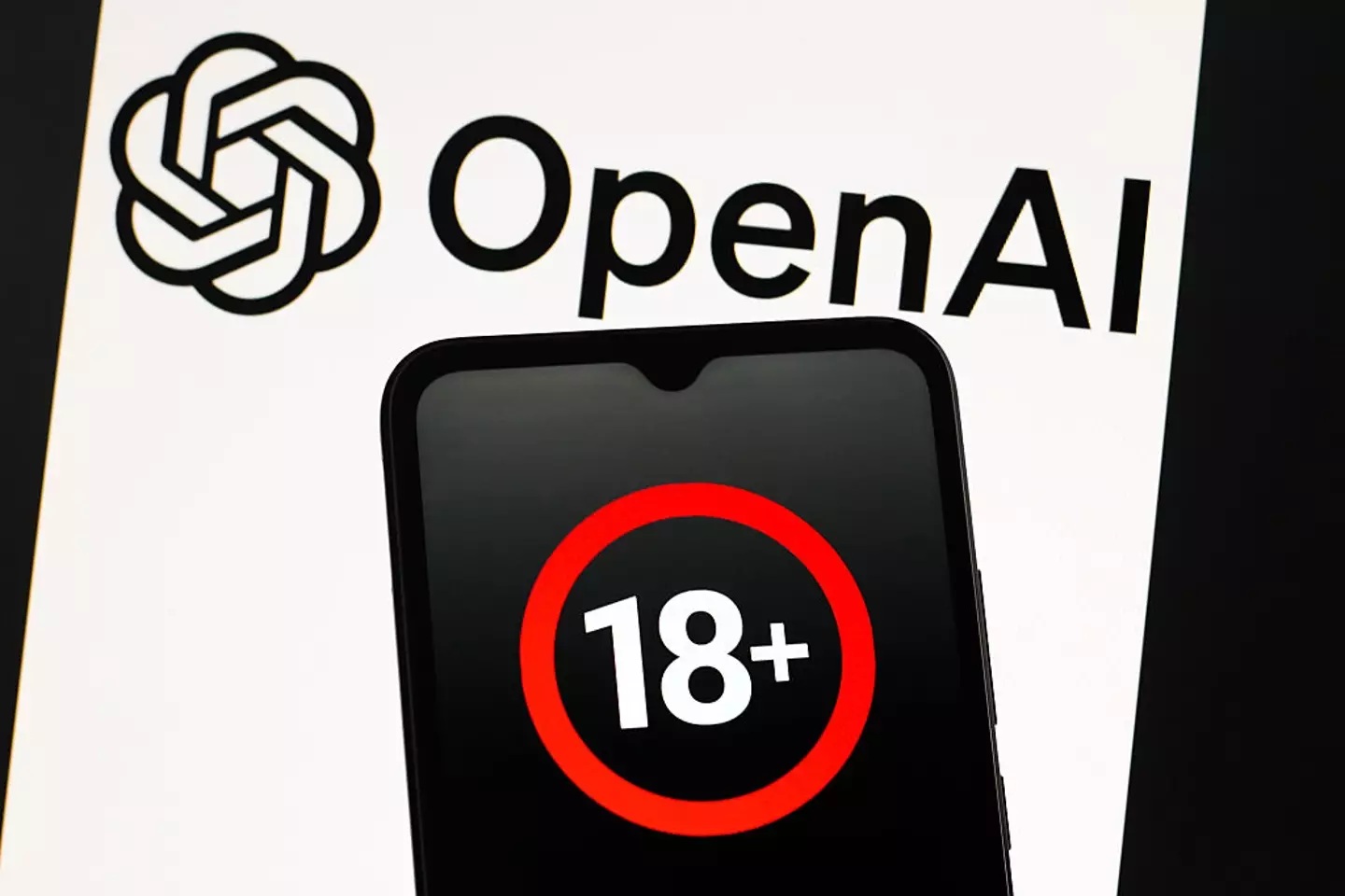 OpenAI gây tranh cãi khi cho phép nội dung người lớn trên ChatGPT