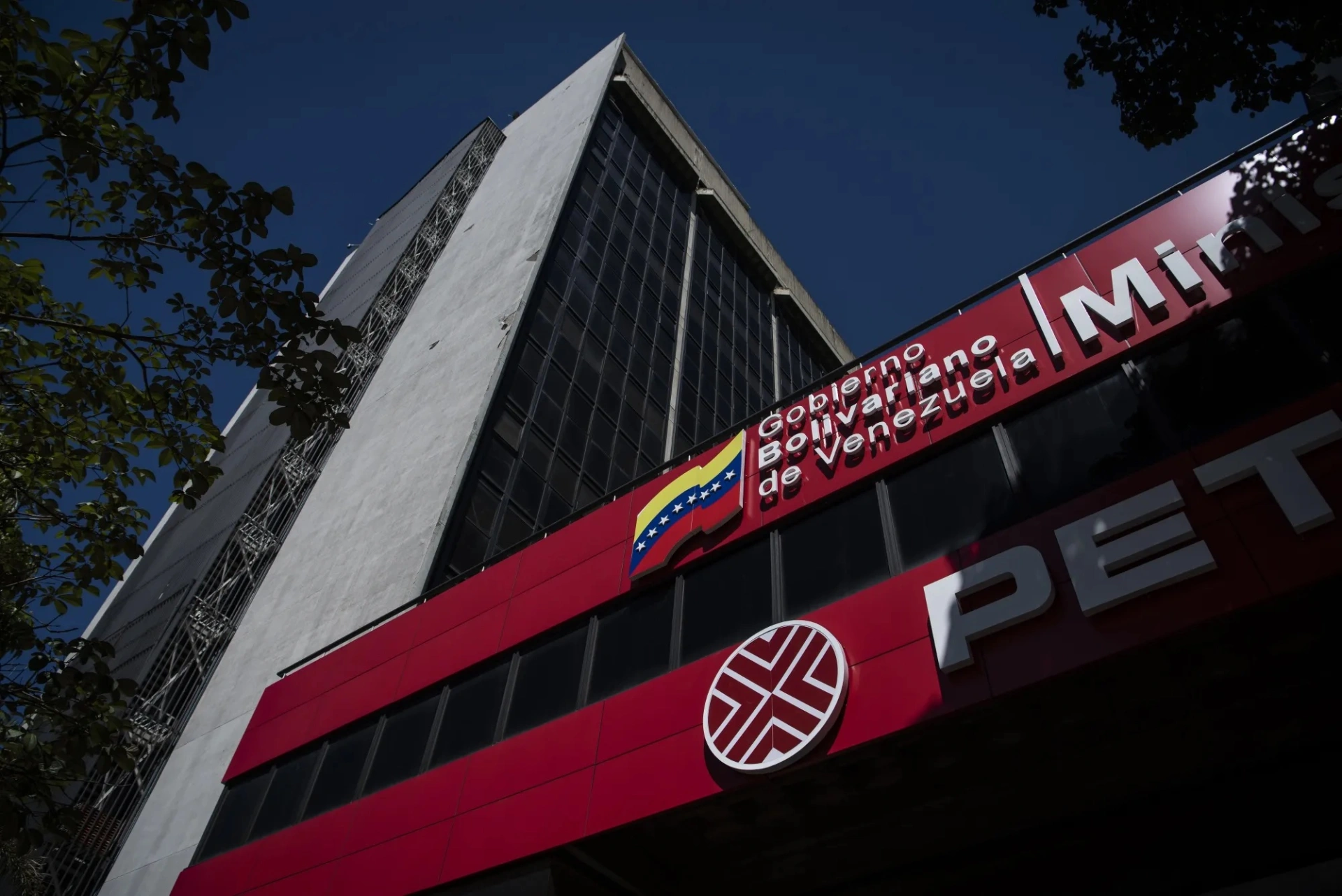 Trụ sở tập đoàn dầu khí quốc gia Venezuela. Ảnh Bloomberg