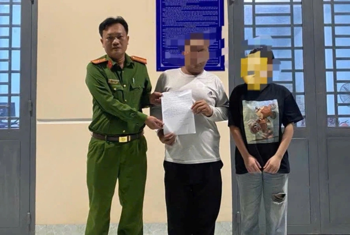 Công an liên hệ gia đình đến đón N.H.P. về nhà an toàn