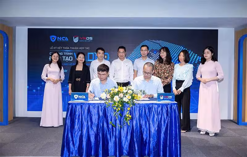 b4a668debc1c40b2adf7351afc7ecb50-1003